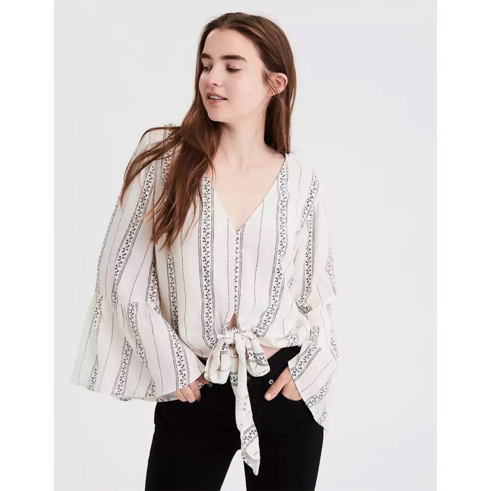 American Eagle Outfitters Tie front blouse XL